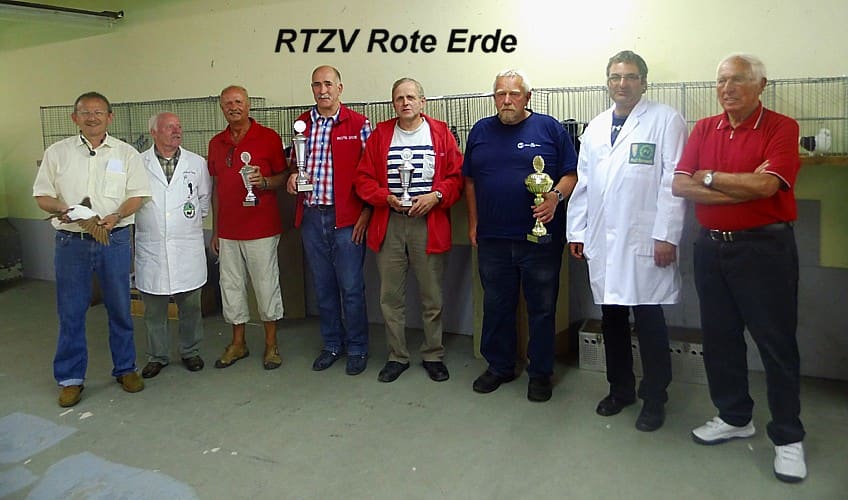 Gruppenfoto der Sieger und Preisrichter mit dem 1. Vorsitzenden
