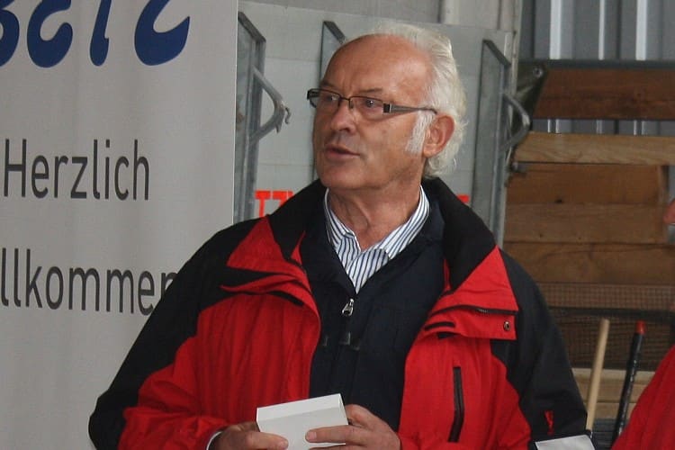 Fritz Dieter Hawes bei seinem Grußwort