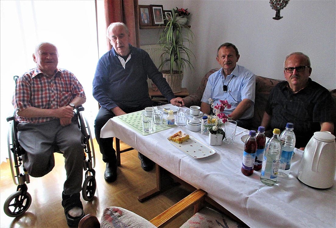 Udo Grossek mit Besuchern