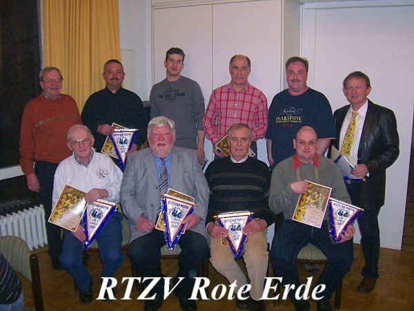 Gruppenfoto der Deutschen Meister des RTZV Rote Erde von der VDT-Schau 2007, hinten stehend, vorne sitzend