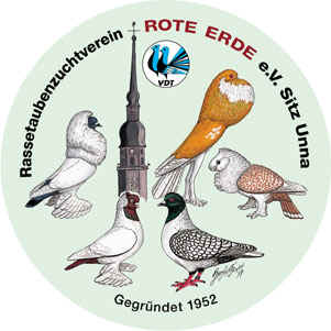 Das Emblem des Vereins: der Kirchturm von Unna, das VDT-Zeichen und sechs gezeichnete Rassetauben auf grüner Scheibe, Schrift „Rassetaubenzuchtverein Rote Erde e.V. Sitz Unna, Gegründet 1952“